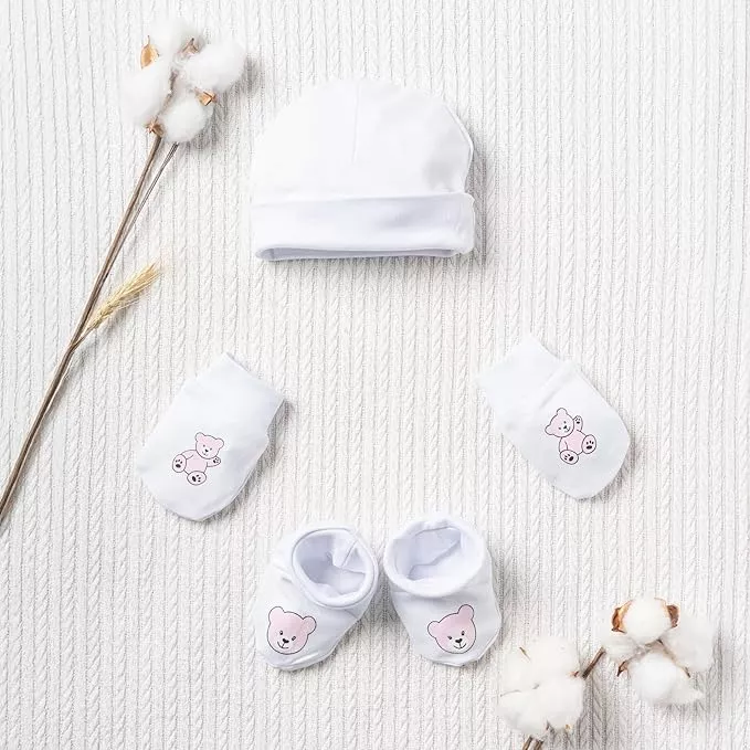 Mütze, Fäustlinge und Füßlinge für Mädchen